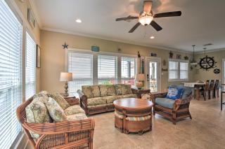 Ocean View and Grill Crystal Beach Bungalow! - Crystal Beach - 6