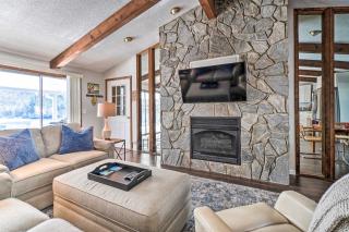 Cozy Lake Santeetlah Cottage with Dock and 3 Kayaks! - Robbinsville - 7
