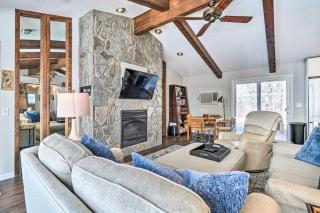 Cozy Lake Santeetlah Cottage with Dock and 3 Kayaks! - Robbinsville - 6