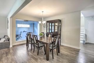 Poolside Oasis Richardson Home with Movie Room! - Richardson - 1