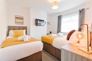 4-Bed - 2 Bath - Off-Road parking - Ideal for Contractors - 4