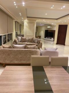 شقه فى تيفولى بمصر الجديده للعائلات فقط - Caïro - 6