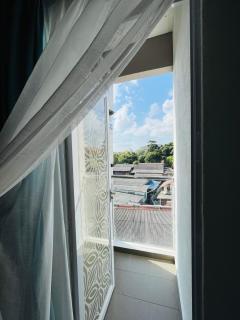 Alexis KT Roomstay - 3