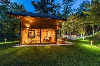 Pikol Lake Village Wine Estate - 6