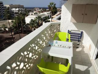 South facing with sea view and free WIFI in Playa Honda heart of Las Americas - 0