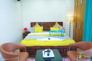Lime Tree Hotel Near 32nd Avenue Sector 29 Gurgaon - Gurgaon - 7