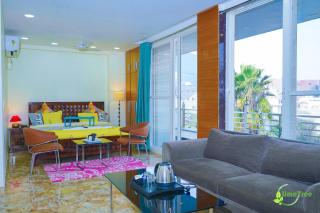 Lime Tree Hotel Near 32nd Avenue Sector 29 Gurgaon - Gurgaon - 9