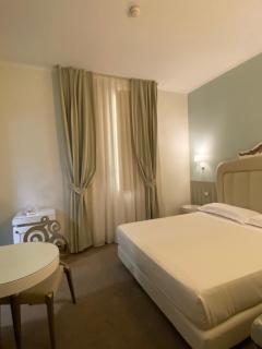 JR Hotels Oriente Bari - Bari - 9