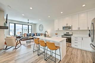 Newly-Built Lakeside Gem with Community Perks! - Huntsville - 2