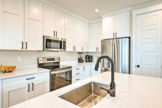 Newly-Built Lakeside Gem with Community Perks! - Huntsville - 1
