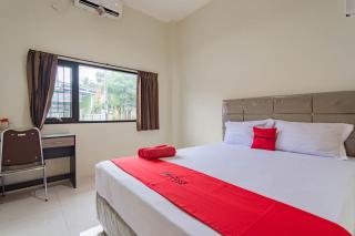 RedDoorz near Arka Sepinggan Airport Balikpapan - Balikpapan - 0