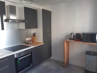 Appartement rénové Le New-York en centre ville - Terrasse et parking - non climatisé - La Roche-Chalais - 8