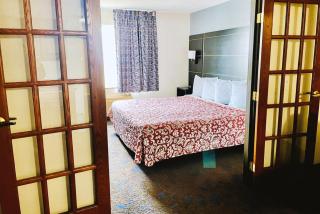 Coratel Inn & Suites by Jasper Northfield - Northfield - 4
