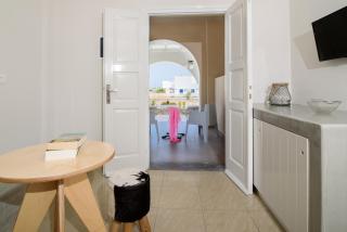 De_naxia Suites - Perissa - 4
