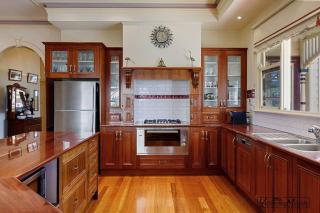 Federation home in town, close to lake & shops - Yarrawonga - 4