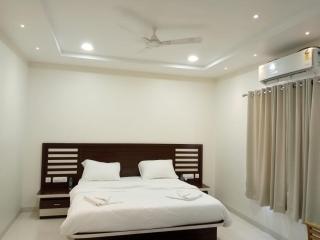 Hotel Ajanta green restaurant and resort - Phardāpur - 2