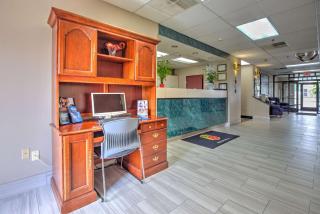 Super 8 by Wyndham Waterloo - Waterloo - 7
