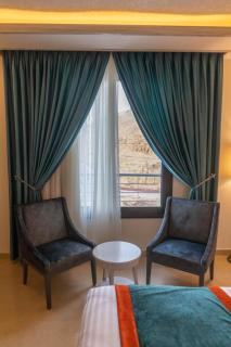 Petra Canyon Hotel - 9