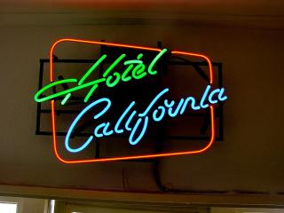B&B Hotel California - 9