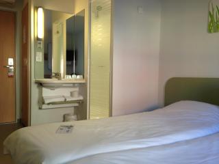 First Inn Hotel - 9