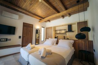 Hide Out Villas - Mylopotas - 1