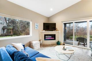 Trees to Sea House - Rockaway Beach - 5