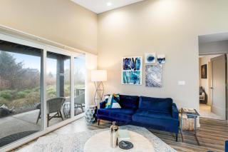 Trees to Sea House - Rockaway Beach - 1