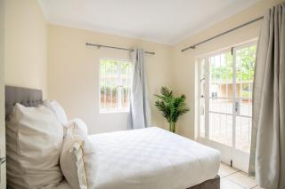 Beautiful Two Bedroom Appartment In Hatfield - Pretoria - 3
