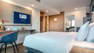 Holiday Inn Express Qingdao City Center by IHG - 3