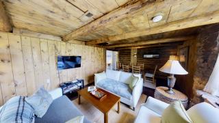 Pack Creek ~ Road House - 4