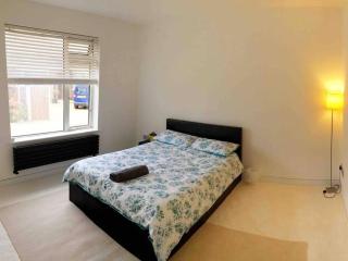 Double Bedroom, Kings Lynn, New Renovated Bathroom - 0
