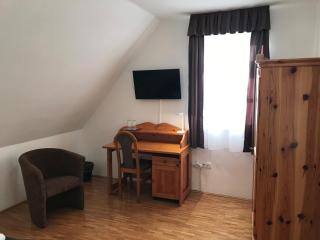 Huszárvár Hotel Kastélyszálló - 1