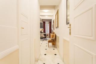 Stylish Spanish Steps Retreat - 1