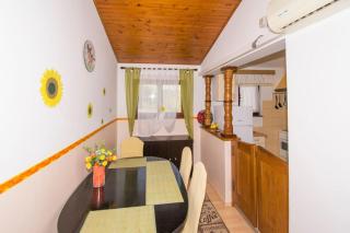 Apartment Ivo with shared swimming pool - 2