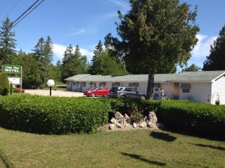 Cedar Vista Motel - Tobermory - 2