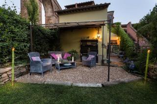 La Dimora dei Conti, Indulge in a Country Farmhouse Apartment with Jacuzzi Facing the Town! - Capannori - 5
