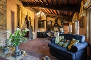 La Dimora dei Conti, Indulge in a Country Farmhouse Apartment with Jacuzzi Facing the Town! - Capannori - 6