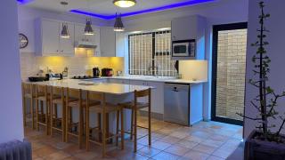 Charming Sea Side Sun Apartment - 5
