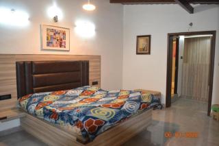 Flamingo Cottage - 2
