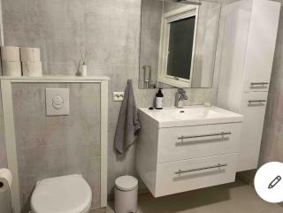 4 Bed Villa - Sleeps 11 - Pets - Parking - Wifi - Mandal - 2