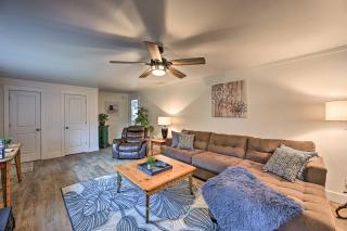 Modern Redmond Home w/ 2 Fireplaces & Yard! - 7