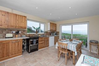 Plas Diwedd - Valley - 2