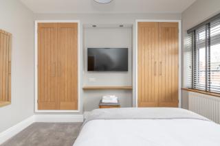 51 Main Avenue · Luxurious Modern York House with Garden Parking - Pass the Keys - 1