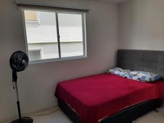 Quarto com cama de casal ao lado da Ópera de Arame - Curitiba - 8