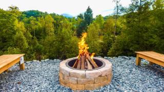 Ridge View Lodge Nature and Mountain View - Hot tub - Firepit - Yard - Games - Gatlinburg - 6