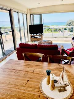 Birds Nest - Absolute Oceanviews - Apollo Bay - 3