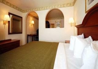 Quality Suites Tulsa I-44 - 7