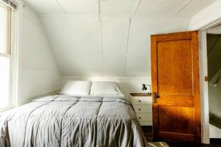 The Avondale Attic - Chicago - 9