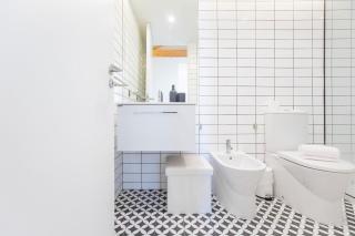 Modern 2BR Duplex Downtown by Art District by LovelyStay - Porto - 3