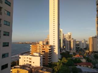 Hermoso Apto, vista parcial al mar y al Centro Histórico de Cartagena de Indias - Cartagena - 0